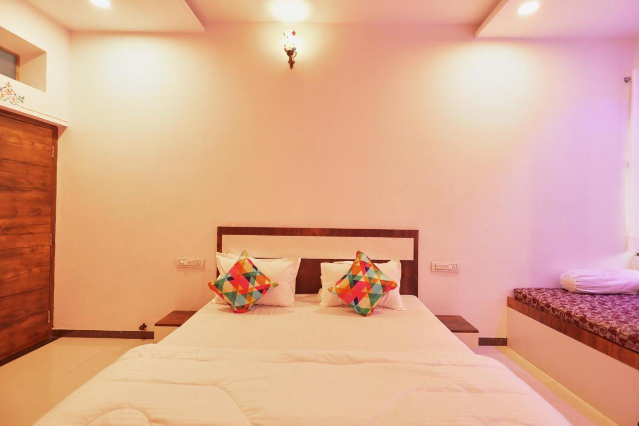 Hotel Neev Haweli Udajpur Zewnętrze zdjęcie