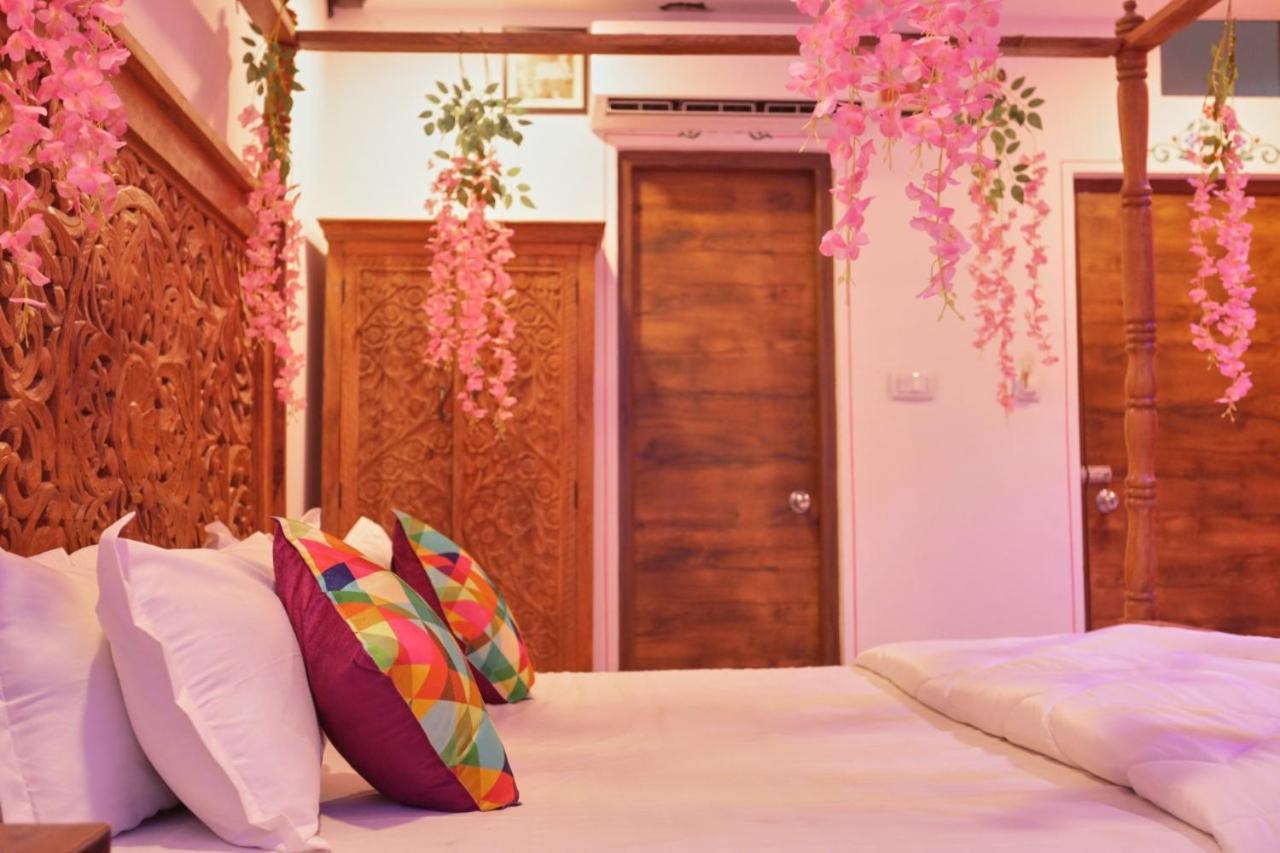 Hotel Neev Haweli Udajpur Zewnętrze zdjęcie