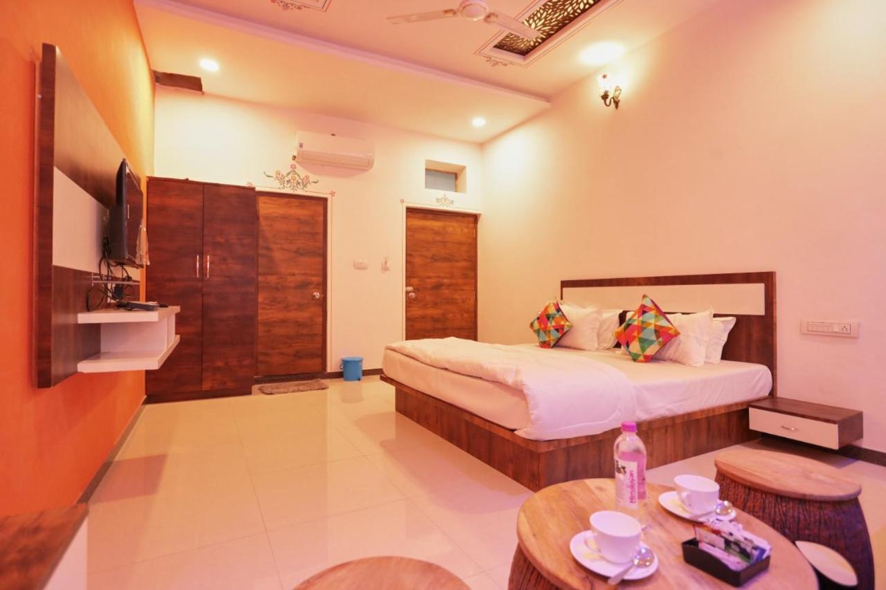 Hotel Neev Haweli Udajpur Zewnętrze zdjęcie
